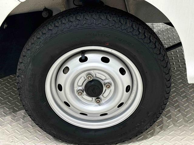 ハイゼットトラック ジャンボ 4MD MT車 AM/FMラジオ スペアタイヤ マニュアルエアコン ハンドサイドブレーキ 運転席・助手席パワーウィンドウ チケットホルダー付きサンバイザー ハロゲンヘッドライト(40枚目)