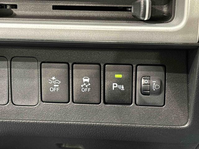 �e�@�\�̃X�C�b�`�ނ��Z���^�[�ɏW�񂳂�A�傫�ȃX�C�b�`�ނ͑��쐫�ɗD��Ă��܂���