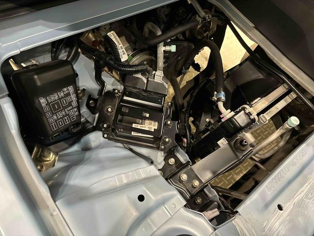 �G���W�����[���́A���Ђ̐��X�^�b�t���O�ꂵ�������s���Ă���܂��B�@�d�オ��ɂ͎��M���聙