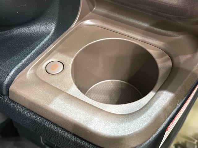 ムーヴキャンバス セオリーＧ　ＬＥＤオートライト・フォグランプ　電動パーキングブレーキ　プッシュボタンスタート　セキュリティアラーム　バックカメラ　両側パワースライドドアウエルカムオープン機能　オート電動格納式ドアミラー（27枚目）