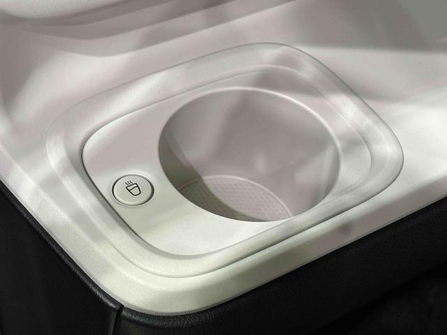 ムーヴキャンバス ストライプスＧ　バックモニター対応　電動パーキングブレーキ　ＬＥＤオートライト・フォグランプ　電動パーキングブレーキ　プッシュボタンスタート　セキュリティアラーム　バックカメラ　両側パワースライドドアウエルカムオープン機能　オート電動格納式ドアミラー（31枚目）