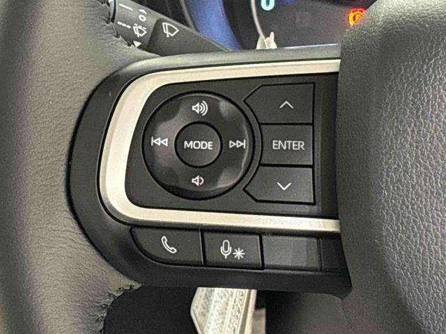 �I�[�f�B�I�̃\�[�X�ؑցE���ʒ������삪�n���h���̎茳�łł���X�e�A�����O�X�C�b�`���t���Ă܂�