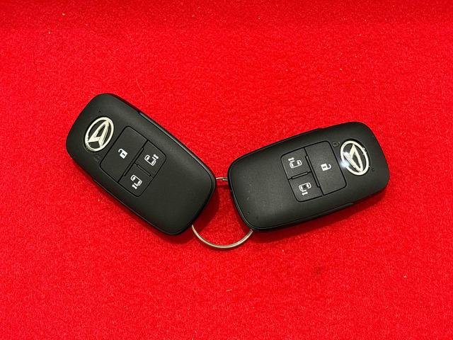 �d�q�J�[�h�L�[���g�т��Ă���΁A���N�G�X�g�X�C�b�`�����������Ńh�A�̎{���Ɖ������s���܂��B����������h�~�ɖ𗧂C���r���C�U�[�@�\�t���ł��B