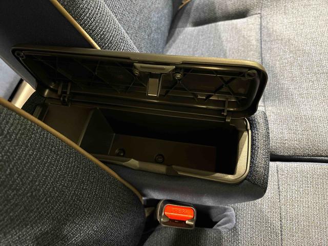 ムーヴキャンバス セオリーＧ　バックモニター対応　電動パーキングブレーキ　ＬＥＤオートライト・フォグランプ　電動パーキングブレーキ　プッシュボタンスタート　セキュリティアラーム　バックカメラ　両側パワースライドドアウエルカムオープン機能　オート電動格納式ドアミラー（31枚目）