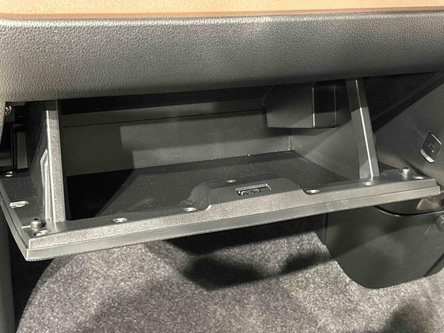 ムーヴキャンバス セオリーＧ　バックモニター対応　電動パーキングブレーキ　ＬＥＤオートライト・フォグランプ　電動パーキングブレーキ　プッシュボタンスタート　セキュリティアラーム　バックカメラ　両側パワースライドドアウエルカムオープン機能　オート電動格納式ドアミラー（33枚目）