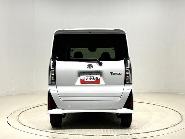 タント カスタムＲＳ　キーフリー　バックカメラ　ＬＥＤヘッドランプ　ＬＥＤオートライト　パワースライドドアウェルカムオープン機能　オート電動格納式ドアミラー　助手席ロングスライド　助手席イージークローザー　運転席助手席シートヒーター　アルミホイール　ＬＥＤフォグランプ（9枚目）