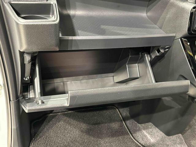 タント カスタムＲＳ　キーフリー　バックカメラ　ＬＥＤヘッドランプ　ＬＥＤオートライト　パワースライドドアウェルカムオープン機能　オート電動格納式ドアミラー　助手席ロングスライド　助手席イージークローザー　運転席助手席シートヒーター　アルミホイール　ＬＥＤフォグランプ（32枚目）