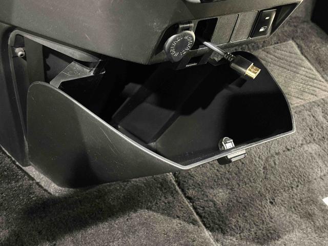 �E�����̃C���p�l�Z���^�[��^�{�b�N�X���t���Ă܂�