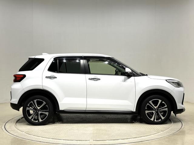 ロッキー Ｇ　ナビ　バックモニター　ＥＴＣ車載器　両側シートヒーター　ＬＥＤヘッドランプ・フォグランプ　全車速追従機能付アダプティブクルーズコントロール　レーンキープコントロール　１７インチアルミホイール　シートヒーター　プッシュボタンスタート（10枚目）