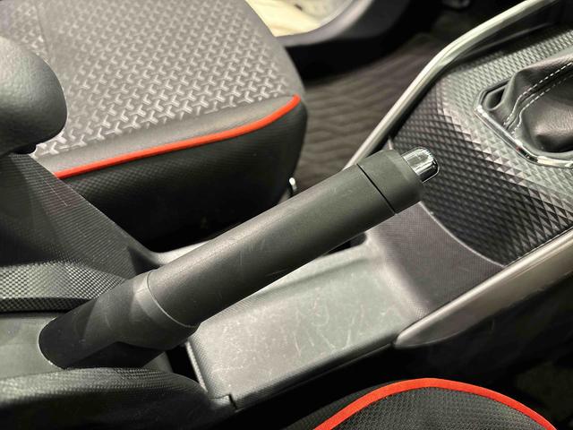 ロッキー Ｇ　ナビ　バックモニター　ＥＴＣ車載器　両側シートヒーター　ＬＥＤヘッドランプ・フォグランプ　全車速追従機能付アダプティブクルーズコントロール　レーンキープコントロール　１７インチアルミホイール　シートヒーター　プッシュボタンスタート（19枚目）