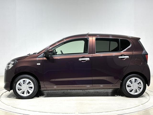 ミライース Ｘ　リミテッドＳＡＩＩＩ　７インチフルセグナビ　バックカメラ　ＥＴＣ　純正カーペットマット　ＬＥＤヘッドライト　オートライト　オートハイビーム　キーレスエントリーシステム　電動格納式ドアミラー　前後コーナーセンサー　リヤスモークガラス　リヤワイパー付（11枚目）