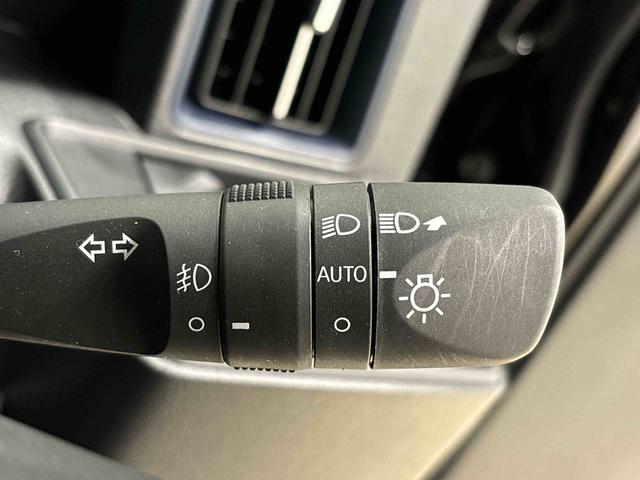 タント カスタムＸ　バックモニター対応　電動パーキングブレーキ　ＬＥＤオートライト　パワースライドドアウェルカムオープン機能　オート電動格納式ドアミラー　助手席ロングスライド　助手席イージークローザー　アルミホイール　キーフリーシステム（23枚目）