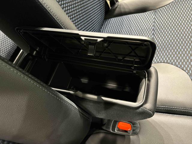 タント カスタムＸ　バックモニター対応　電動パーキングブレーキ　ＬＥＤオートライト　パワースライドドアウェルカムオープン機能　オート電動格納式ドアミラー　助手席ロングスライド　助手席イージークローザー　アルミホイール　キーフリーシステム（30枚目）