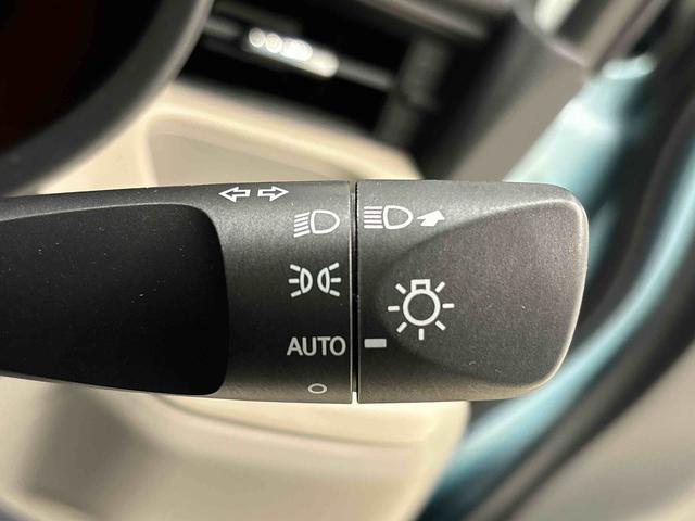 �I�[�g���C�g�@�\�@���̖͂��邳�ɉ����āA�w�b�h�����v�������I�ɓ_���E�������ł��܂��B