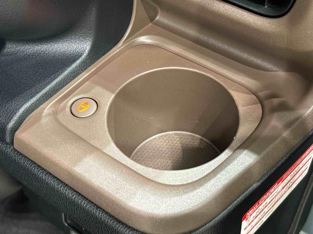 ムーヴキャンバス セオリーＧ　カーナビ　バックカメラ付き　ＬＥＤオートライト・フォグランプ　電動パーキングブレーキ　プッシュボタンスタート　セキュリティアラーム　バックカメラ　両側パワースライドドアウエルカムオープン機能　オート電動格納式ドアミラー（26枚目）