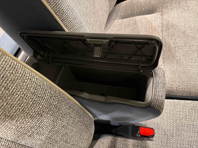 ムーヴキャンバス ストライプスＧターボ　カーナビ　バックモニター　キーフリー　電動パーキングブレーキ　後席両側パワースライドドア　運転席・助手席シートヒーター　ＬＥＤヘッドライト・フォグランプ　オートライト　サイドエアバッグ　アイドリングストップ機能（30枚目）