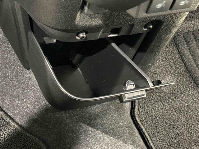 ムーヴキャンバス ストライプスＧターボ　カーナビ　バックモニター　キーフリー　電動パーキングブレーキ　後席両側パワースライドドア　運転席・助手席シートヒーター　ＬＥＤヘッドライト・フォグランプ　オートライト　サイドエアバッグ　アイドリングストップ機能（32枚目）