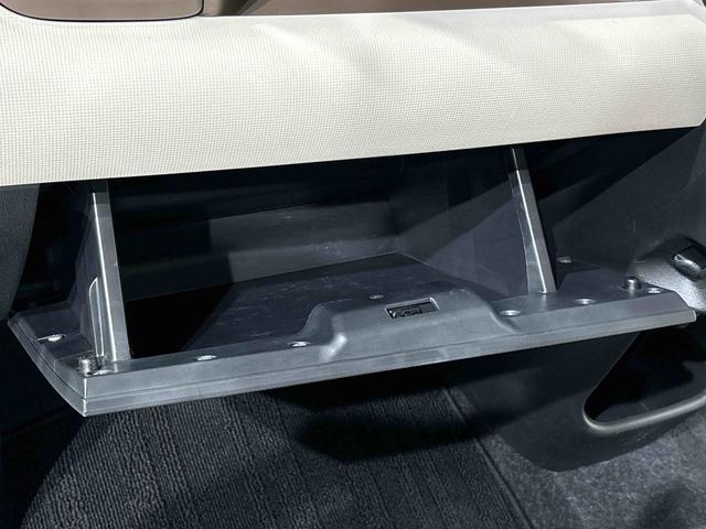 ムーヴキャンバス Ｘメイクアップリミテッド　ＳＡＩＩＩ　ナビ　パノラマモニター　ドラレコ　ハロゲンライト　ＬＥＤフォグランプ　置き楽ボックス　オートライト　プッシュボタンスタート　セキュリティアラーム　パノラマモニター対応カメラ　両側パワースライドドア（37枚目）