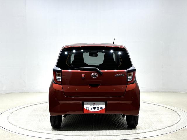 ミライース Ｘ　リミテッドＳＡＩＩＩ　ＬＥＤヘッドランプ　セキュリティアラーム　コーナーセンサー　１４インチフルホイールキャップ　キーレスエントリー　電動格納式ドアミラー　ショツピングフック　マニュアルエアコン（9枚目）