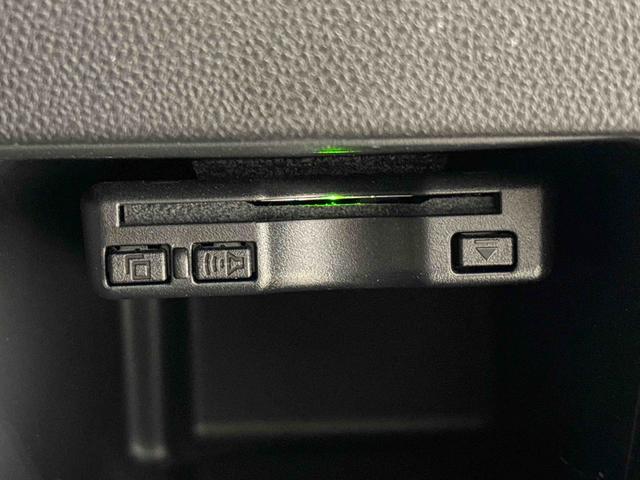 ムーヴキャンバス Ｘメイクアップリミテッド　ＳＡＩＩＩ　ナビ　ドラレコ　ＥＴＣ　パノラマモニター対応カメラ　両側パワースライドドア　ハロゲンライト　ＬＥＤフォグランプ　置き楽ボックス　オートライト　プッシュボタンスタート　セキュリティアラーム（8枚目）