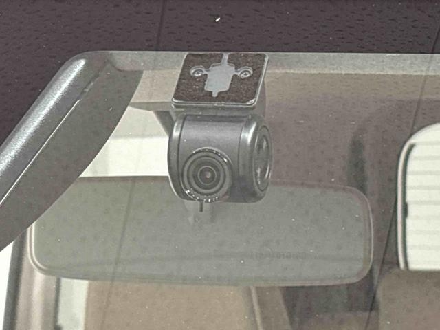 ムーヴキャンバス Ｘメイクアップリミテッド　ＳＡＩＩＩ　ナビ　ドラレコ　ＥＴＣ　パノラマモニター対応カメラ　両側パワースライドドア　ハロゲンライト　ＬＥＤフォグランプ　置き楽ボックス　オートライト　プッシュボタンスタート　セキュリティアラーム（9枚目）