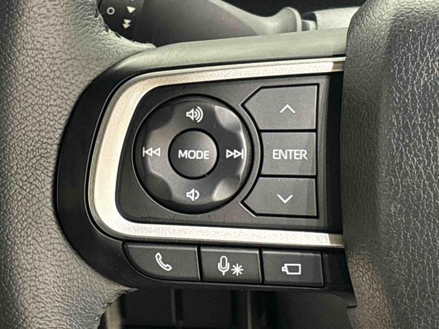 �X�e�A�����O�ɑg�ݍ��܂ꂽ���쐫�̗ǂ��I�[�f�B�I�X�C�b�`�B��������炷�����Ȃ��i�r�Q�[�V�����̑��삪�o���܂��B