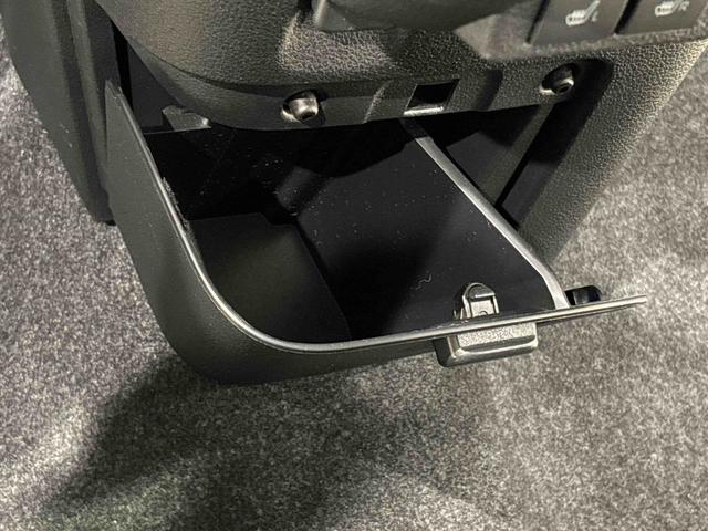 ムーヴキャンバス ストライプスＧ　ＬＥＤオートライト・フォグランプ　電動パーキングブレーキ　プッシュボタンスタート　セキュリティアラーム　バックカメラ　両側パワースライドドアウエルカムオープン機能　オート電動格納式ドアミラー（32枚目）