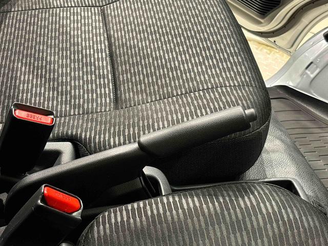 ハイゼットカーゴ ＤＸ　　納車前点検整備あり／メーカー保証あり（保障継承）　ＬＥＤヘッドランプ　トップシェイドガラス　コーナーセンサー　オーバーヘッドシェルフ　フロントドアパワーウインドウ　キーレスエントリー　ＡＭ／ＦＭラジオ　テンパータイヤ　スチールホイール（27枚目）