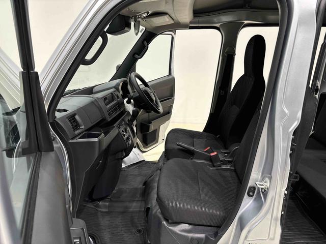 ハイゼットカーゴ ＤＸ　　納車前点検整備あり／メーカー保証あり（保障継承）　ＬＥＤヘッドランプ　トップシェイドガラス　コーナーセンサー　オーバーヘッドシェルフ　フロントドアパワーウインドウ　キーレスエントリー　ＡＭ／ＦＭラジオ　テンパータイヤ　スチールホイール（31枚目）