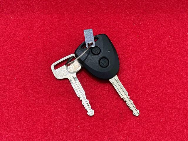 ハイゼットカーゴ ＤＸ　　納車前点検整備あり／メーカー保証あり（保障継承）　ＬＥＤヘッドランプ　トップシェイドガラス　コーナーセンサー　オーバーヘッドシェルフ　フロントドアパワーウインドウ　キーレスエントリー　ＡＭ／ＦＭラジオ　テンパータイヤ　スチールホイール（47枚目）