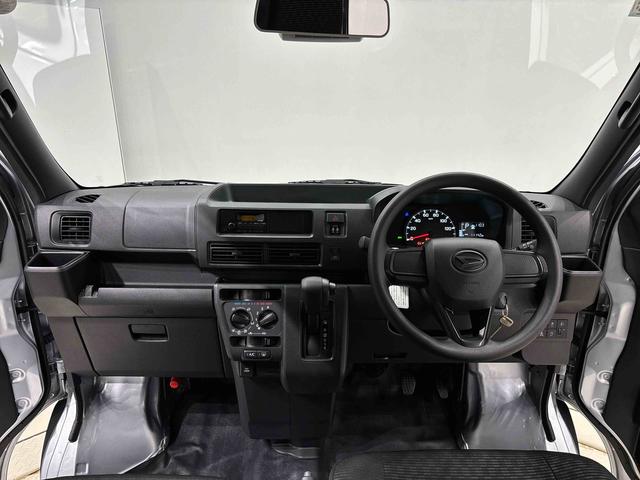 ハイゼットカーゴ ＤＸ　キーレスエントリー　マニュアルエアコン　運転席・助手席パワーウインドウ　オートライト　ハンド式サイドブレーキ　ハロゲンヘッドライト　アイドリングストップ機能　　　テンパータイヤ（10枚目）