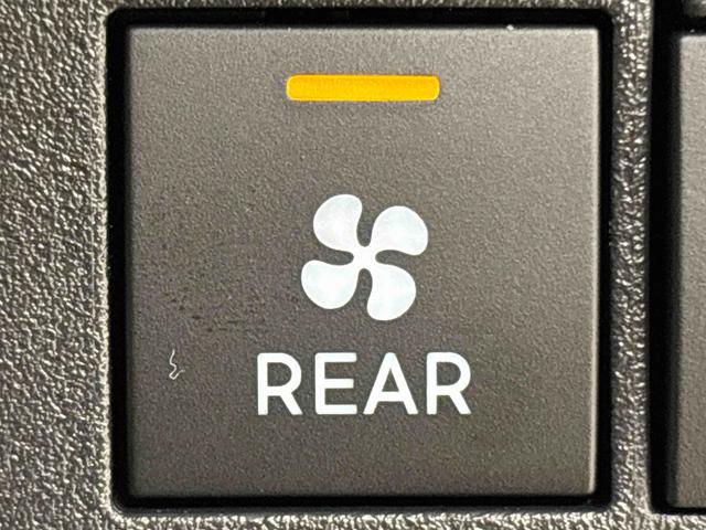 ハイゼットカーゴ ＤＸ　キーレスエントリー　マニュアルエアコン　運転席・助手席パワーウインドウ　オートライト　ハンド式サイドブレーキ　ハロゲンヘッドライト　アイドリングストップ機能　　　テンパータイヤ（17枚目）