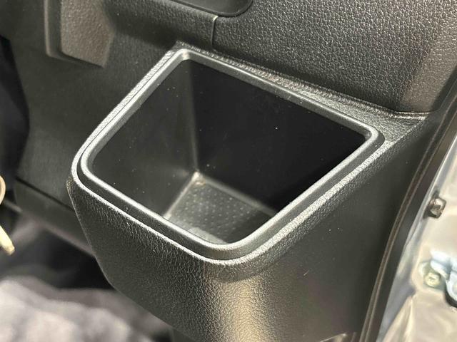 ハイゼットカーゴ ＤＸ　キーレスエントリー　マニュアルエアコン　運転席・助手席パワーウインドウ　オートライト　ハンド式サイドブレーキ　ハロゲンヘッドライト　アイドリングストップ機能　　　テンパータイヤ（24枚目）