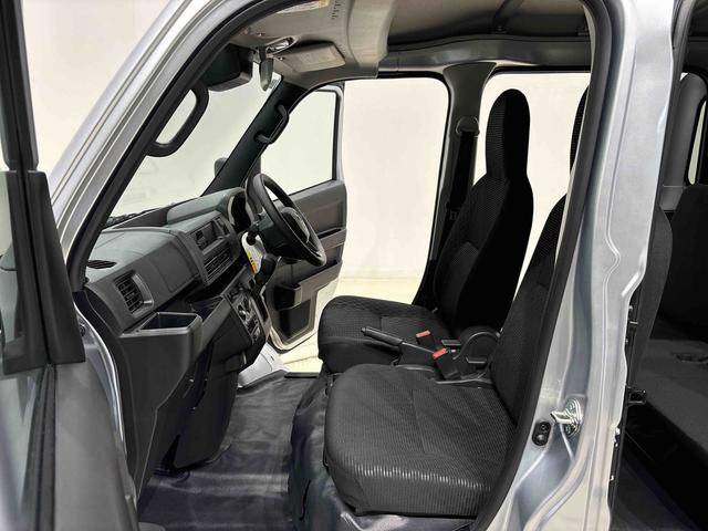 ハイゼットカーゴ ＤＸ　キーレスエントリー　マニュアルエアコン　運転席・助手席パワーウインドウ　オートライト　ハンド式サイドブレーキ　ハロゲンヘッドライト　アイドリングストップ機能　　　テンパータイヤ（30枚目）