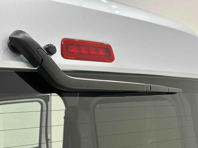 ハイゼットカーゴ ＤＸ　キーレスエントリー　マニュアルエアコン　運転席・助手席パワーウインドウ　オートライト　ハンド式サイドブレーキ　ハロゲンヘッドライト　アイドリングストップ機能　　　テンパータイヤ（33枚目）