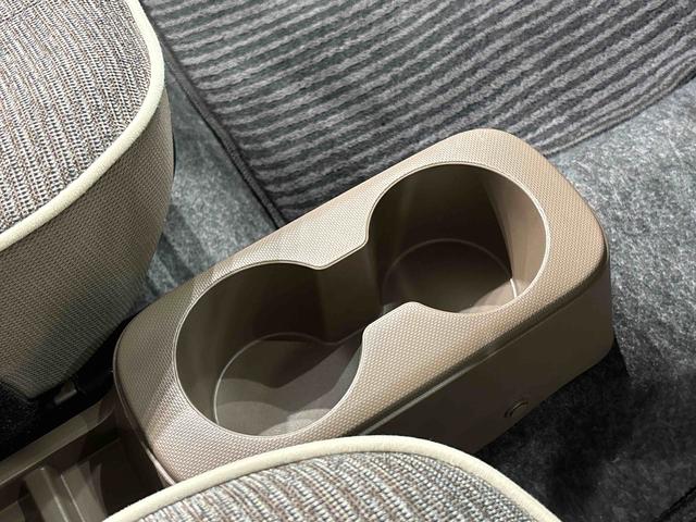 �Z���^�[�R���\�[���g���C�O���ɂ̓J�b�v�z���_�[����B