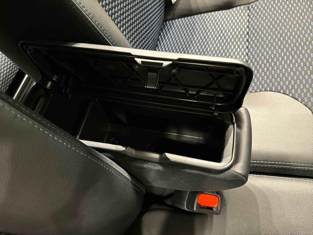 タント カスタムＲＳ　バックモニター対応カメラ　シートヒーター　ＬＥＤオートライト　パワースライドドアウェルカムオープン機能　電動パーキングブレーキ　運転席助手席シートヒーター　アルミホイール　キーフリーシステム　　オート電動格納式ドアミラー（30枚目）