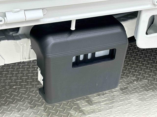 �������̃o�b�e���[�オ�莞�C�u�[�X�^�[�P�[�u���̌q���₷���C�^�]�ȑ��ב䉡�Ƀo�b�e���[�B