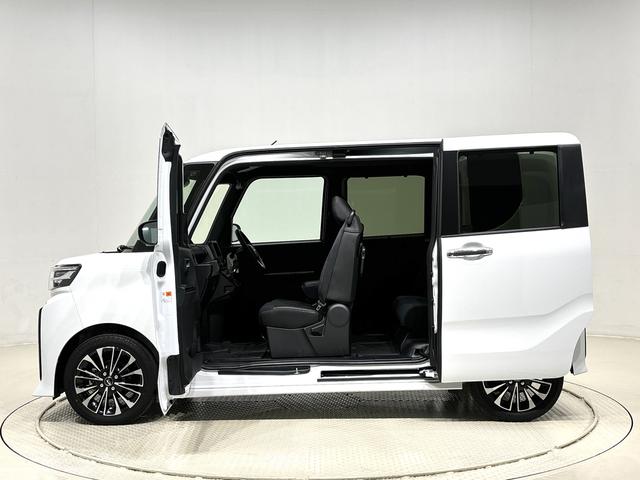 タント カスタムＲＳ　バックモニター対応　電動パーキングブレーキ　ＬＥＤオートライト　パワースライドドアウェルカムオープン機能　オート電動格納式ドアミラー　助手席ロングスライド　助手席イージークローザー　アルミホイール　キーフリーシステム（8枚目）