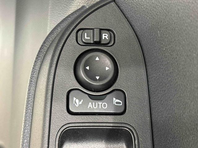 タント カスタムＲＳ　バックモニター対応　電動パーキングブレーキ　ＬＥＤオートライト　パワースライドドアウェルカムオープン機能　オート電動格納式ドアミラー　助手席ロングスライド　助手席イージークローザー　アルミホイール　キーフリーシステム（24枚目）