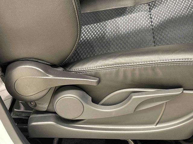 タント カスタムＲＳ　バックモニター対応　電動パーキングブレーキ　ＬＥＤオートライト　パワースライドドアウェルカムオープン機能　オート電動格納式ドアミラー　助手席ロングスライド　助手席イージークローザー　アルミホイール　キーフリーシステム（28枚目）