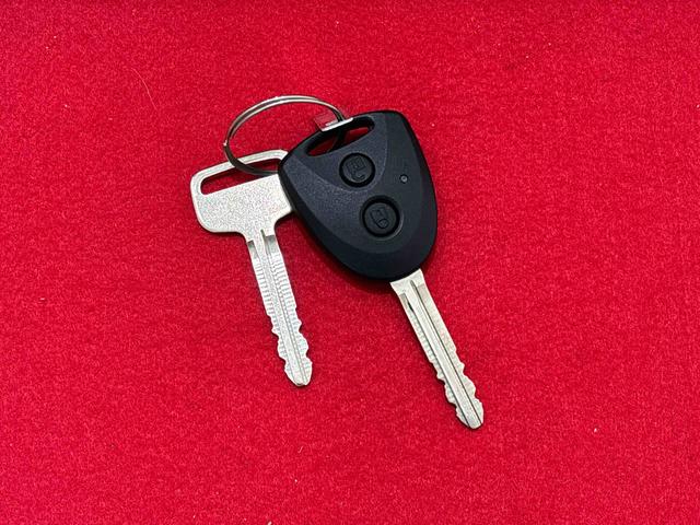 ハイゼットカーゴ ＤＸ　ハロゲンヘッドランプ　トップシェイドガラス　荷室ランプ　コーナーセンサー　ＡＭ・ＦＭラジオ　テンパータイヤ（46枚目）