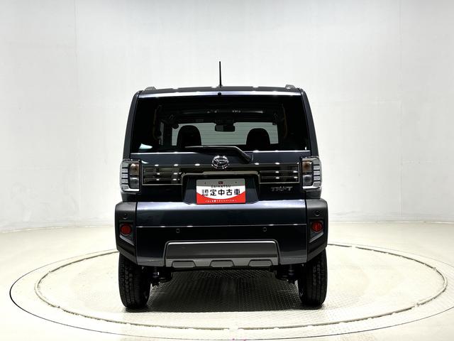 タフト Ｇ　ダーククロムベンチャー　バックモニター　シートヒーター　スカイフィールトップ　クロムパック　メッキパック　シルバーアンダーガーニッシュ　インテリアアクセント　ＬＥＤオートライト＆フォグランプ　電動パーキングブレーキ　バックカメラ　アルミホイール（9枚目）