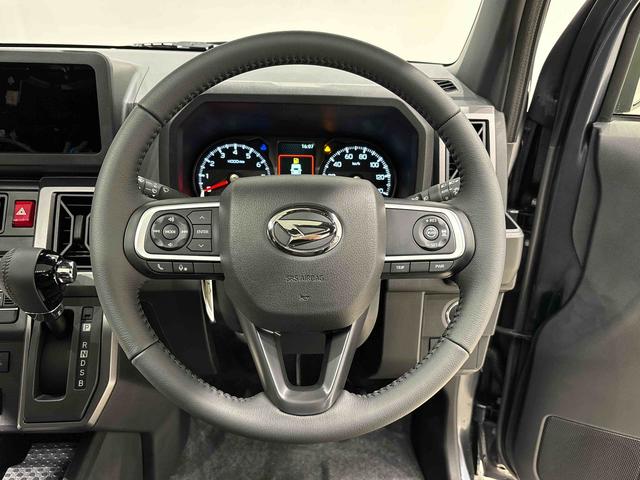 タフト Ｇ　ダーククロムベンチャー　バックモニター　シートヒーター　スカイフィールトップ　クロムパック　メッキパック　シルバーアンダーガーニッシュ　インテリアアクセント　ＬＥＤオートライト＆フォグランプ　電動パーキングブレーキ　バックカメラ　アルミホイール（13枚目）