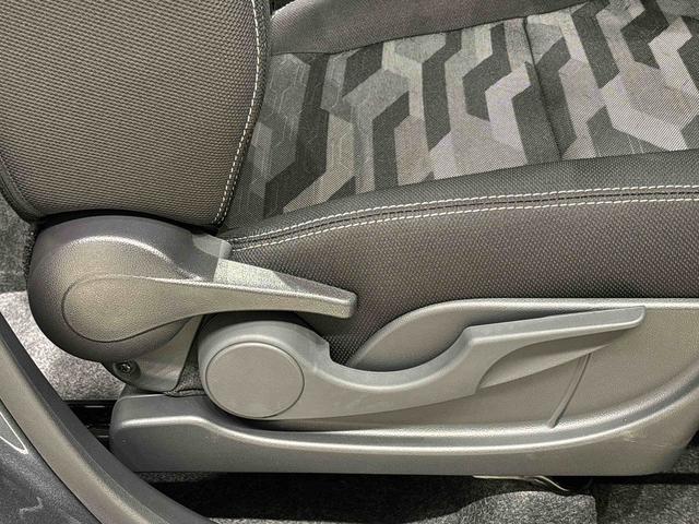 タフト Ｇ　ダーククロムベンチャー　バックモニター　シートヒーター　スカイフィールトップ　クロムパック　メッキパック　シルバーアンダーガーニッシュ　インテリアアクセント　ＬＥＤオートライト＆フォグランプ　電動パーキングブレーキ　バックカメラ　アルミホイール（28枚目）