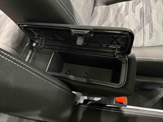 タフト Ｇ　ダーククロムベンチャー　バックモニター　シートヒーター　スカイフィールトップ　クロムパック　メッキパック　シルバーアンダーガーニッシュ　インテリアアクセント　ＬＥＤオートライト＆フォグランプ　電動パーキングブレーキ　バックカメラ　アルミホイール（30枚目）