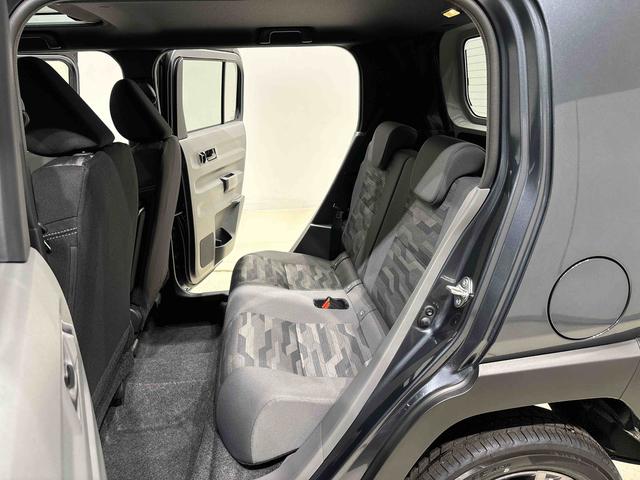 タフト Ｇ　ダーククロムベンチャー　バックモニター　シートヒーター　スカイフィールトップ　クロムパック　メッキパック　シルバーアンダーガーニッシュ　インテリアアクセント　ＬＥＤオートライト＆フォグランプ　電動パーキングブレーキ　バックカメラ　アルミホイール（35枚目）