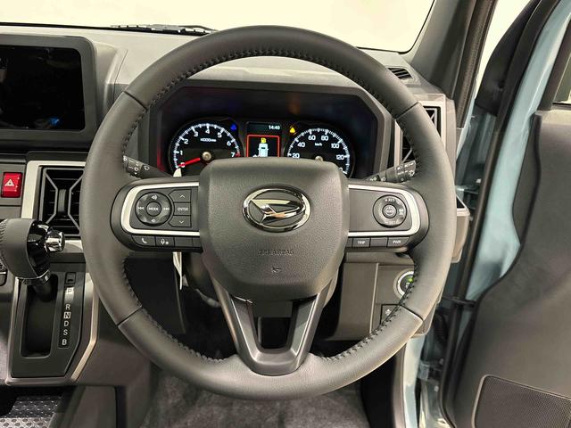 タフト Ｇターボ　クロムベンチャー　全車速追従機能付ＡＣＣ　純正ナビ装着用アップグレードパック　本革巻ステアリングホイール　電動パーキングブレーキ　オートブレーキホールド機能　運転席・助手席シートヒーター　運転席シートリフター　チルトステアリング（13枚目）