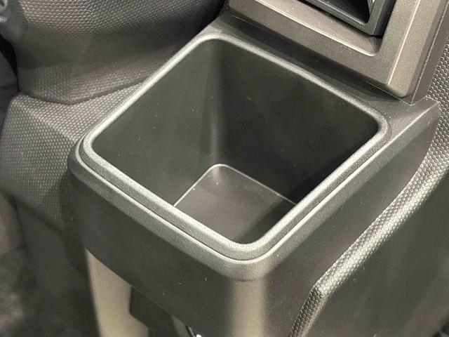 タフト Ｇターボ　クロムベンチャー　全車速追従機能付ＡＣＣ　純正ナビ装着用アップグレードパック　本革巻ステアリングホイール　電動パーキングブレーキ　オートブレーキホールド機能　運転席・助手席シートヒーター　運転席シートリフター　チルトステアリング（26枚目）