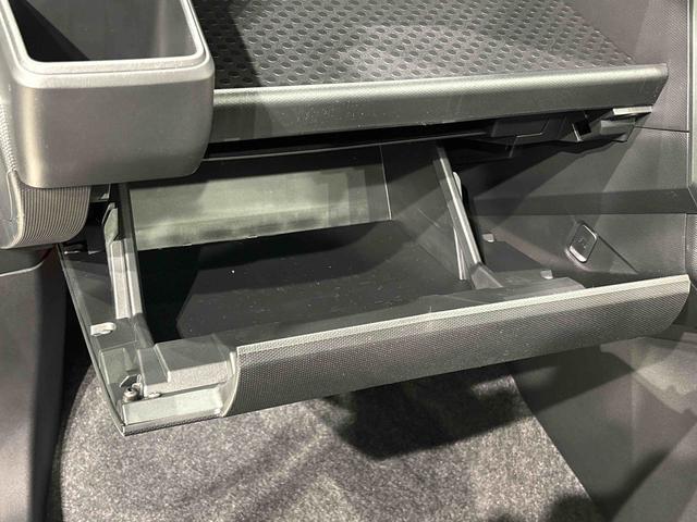 タフト Ｇターボ　クロムベンチャー　全車速追従機能付ＡＣＣ　純正ナビ装着用アップグレードパック　本革巻ステアリングホイール　電動パーキングブレーキ　オートブレーキホールド機能　運転席・助手席シートヒーター　運転席シートリフター　チルトステアリング（32枚目）